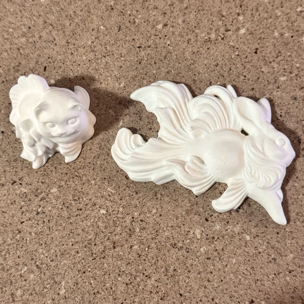 Chelsea Shoneck unpainted resin figures